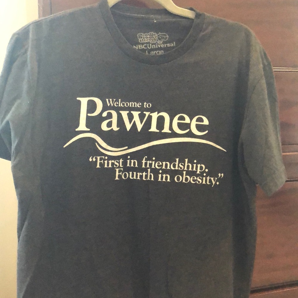 Men’s Parks and Rec size large tee